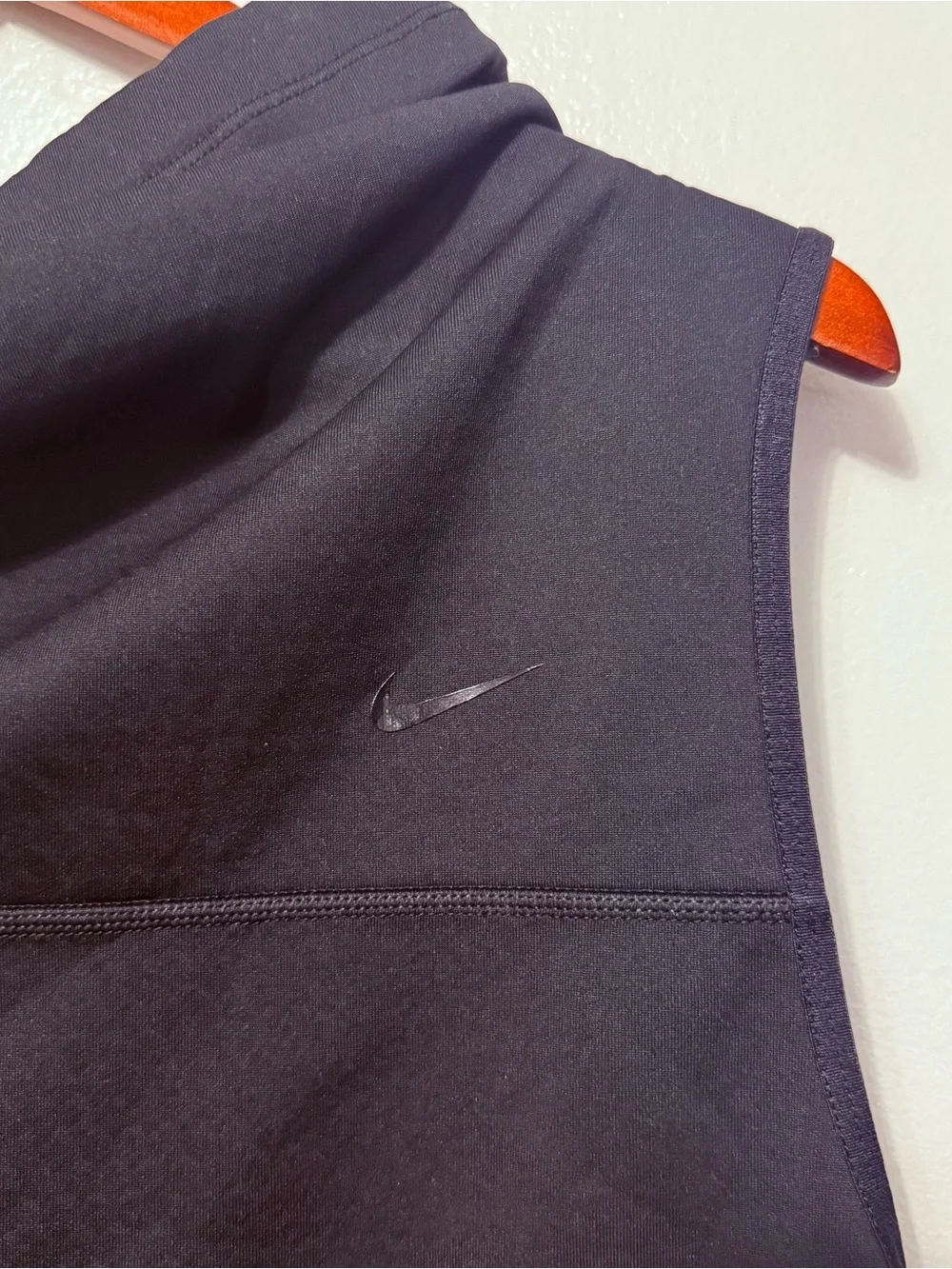 Nike Therma Sphere Training Vest Women’s Large Black Funnel Neck Hoodie Gorpcore